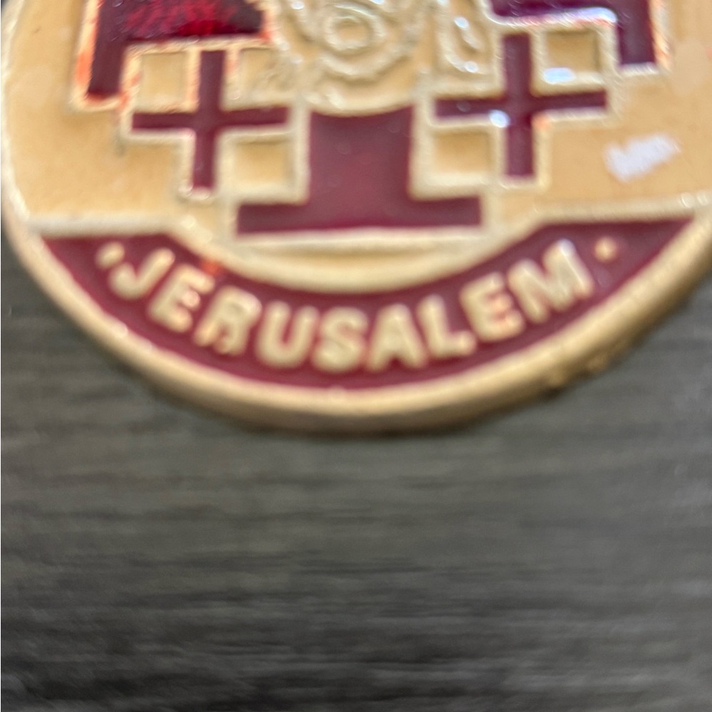 Jerusalem Wall Plaque Pendant - Jerusalem Cross. Red and Gold - Picture 3 of 4